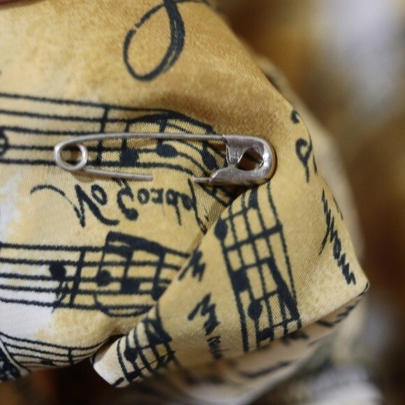 Laura & Jayne Two Vintage 90s Music Print Plus Size Button Up Top 20W - Picture 5 of 16